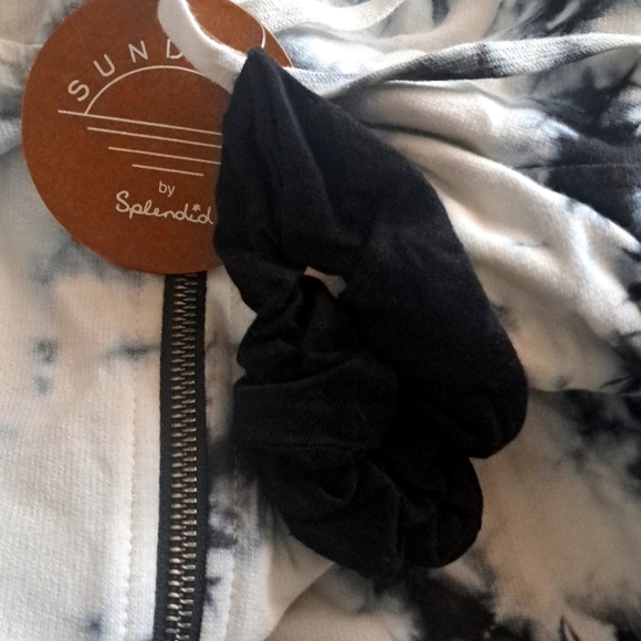 SUNDOWN BY SPLENDID  ZIPPER TOP. XL - Picture 9 of 12